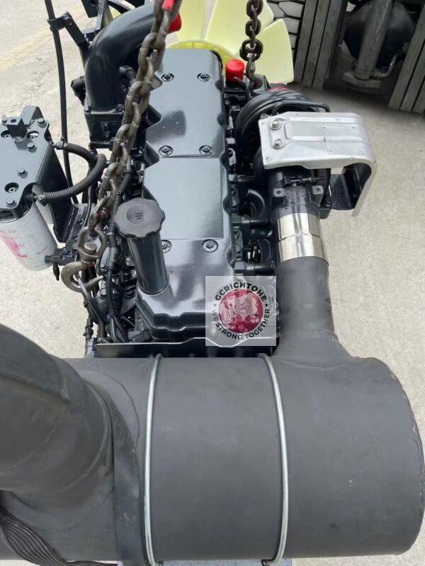 Двигатель Komatsu SAA6D107E-1 4 Двигатель Komatsu SAA6D107E-1